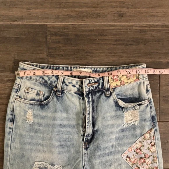 Harper Light Blue Distressed Boyfriend Jeans with Floral Patch - Picture 6 of 8